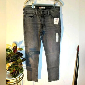 LEVI’s  slim fit